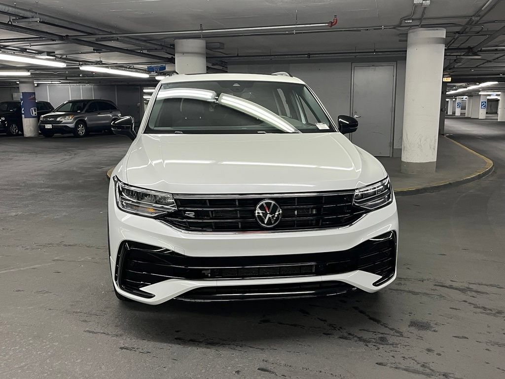 Certified 2023 Volkswagen Tiguan SE R-Line FWD image 33