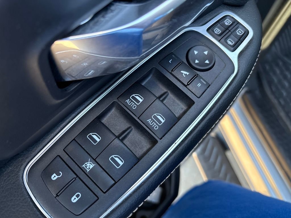 Used 2024 RAM 3500 Laramie image 15