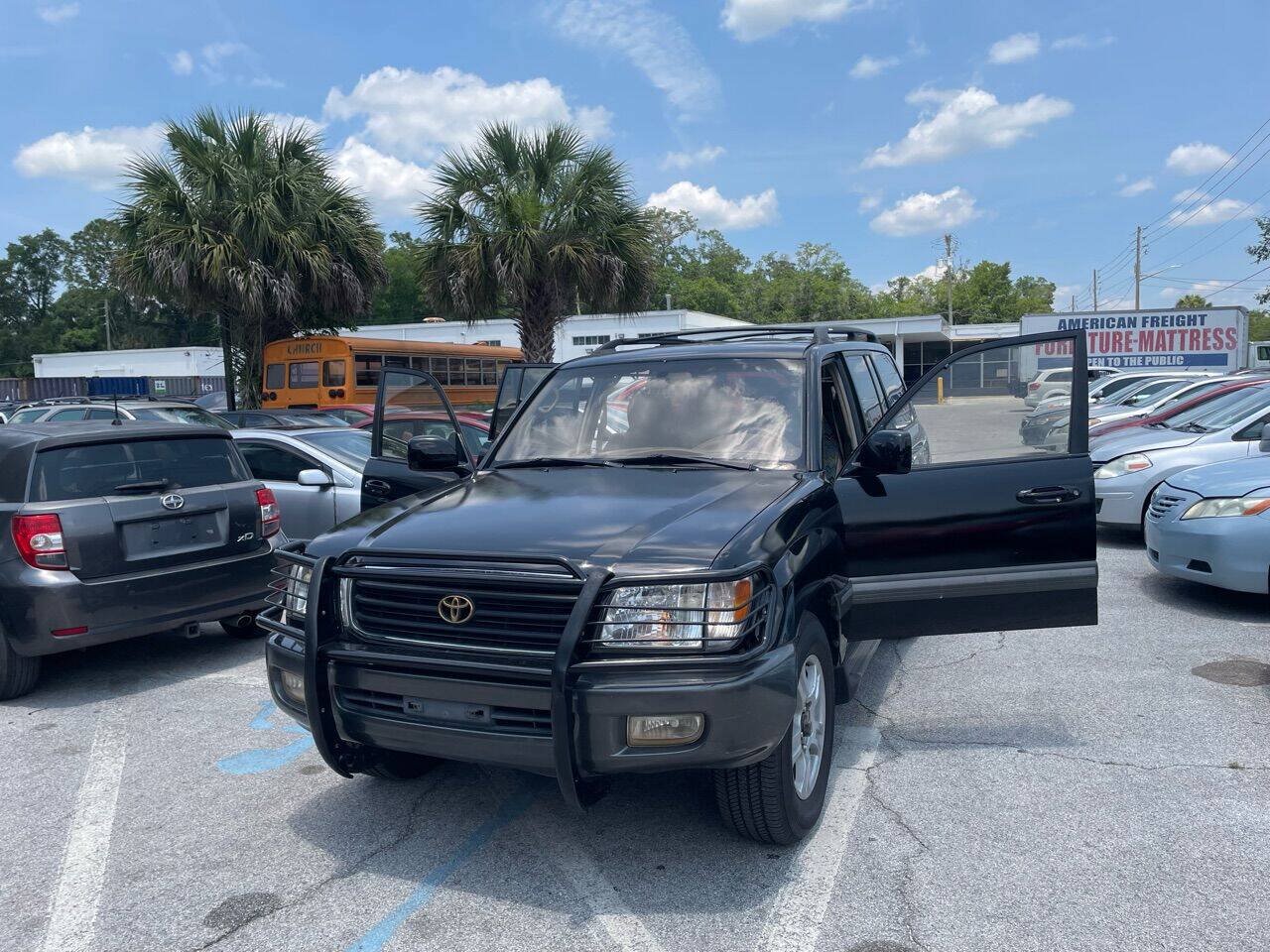 Used 1998 Toyota Land Cruiser w/ Leather Trim Pkg AWD/4WD image 4