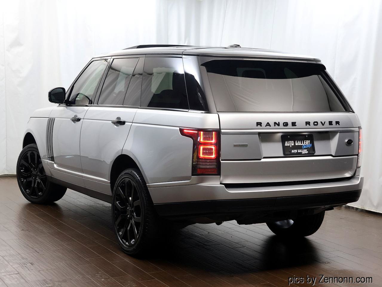 Used 2016 Land Rover Range Rover Supercharged AWD/4WD image 23