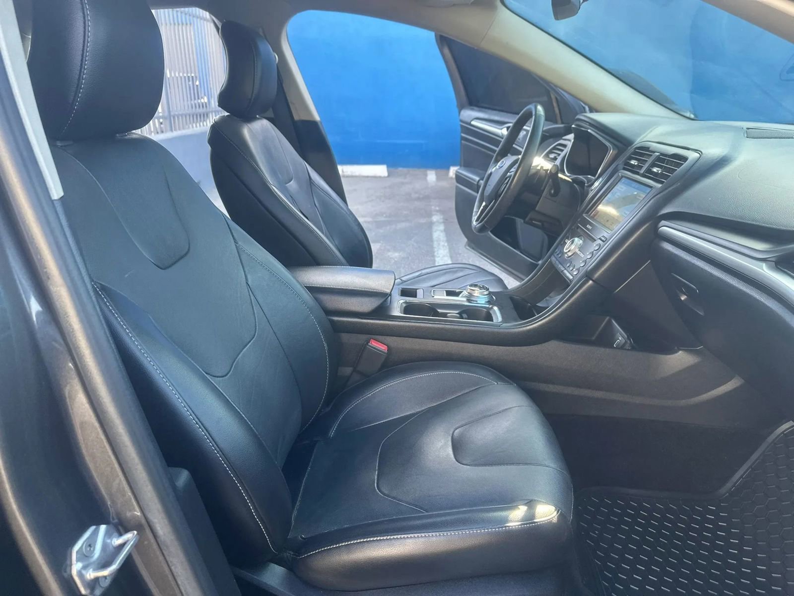 Used 2017 Ford Fusion Titanium FWD image 17