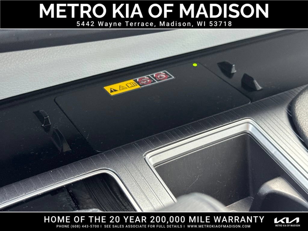 Used 2025 Toyota Sienna XLE AWD/4WD image 26