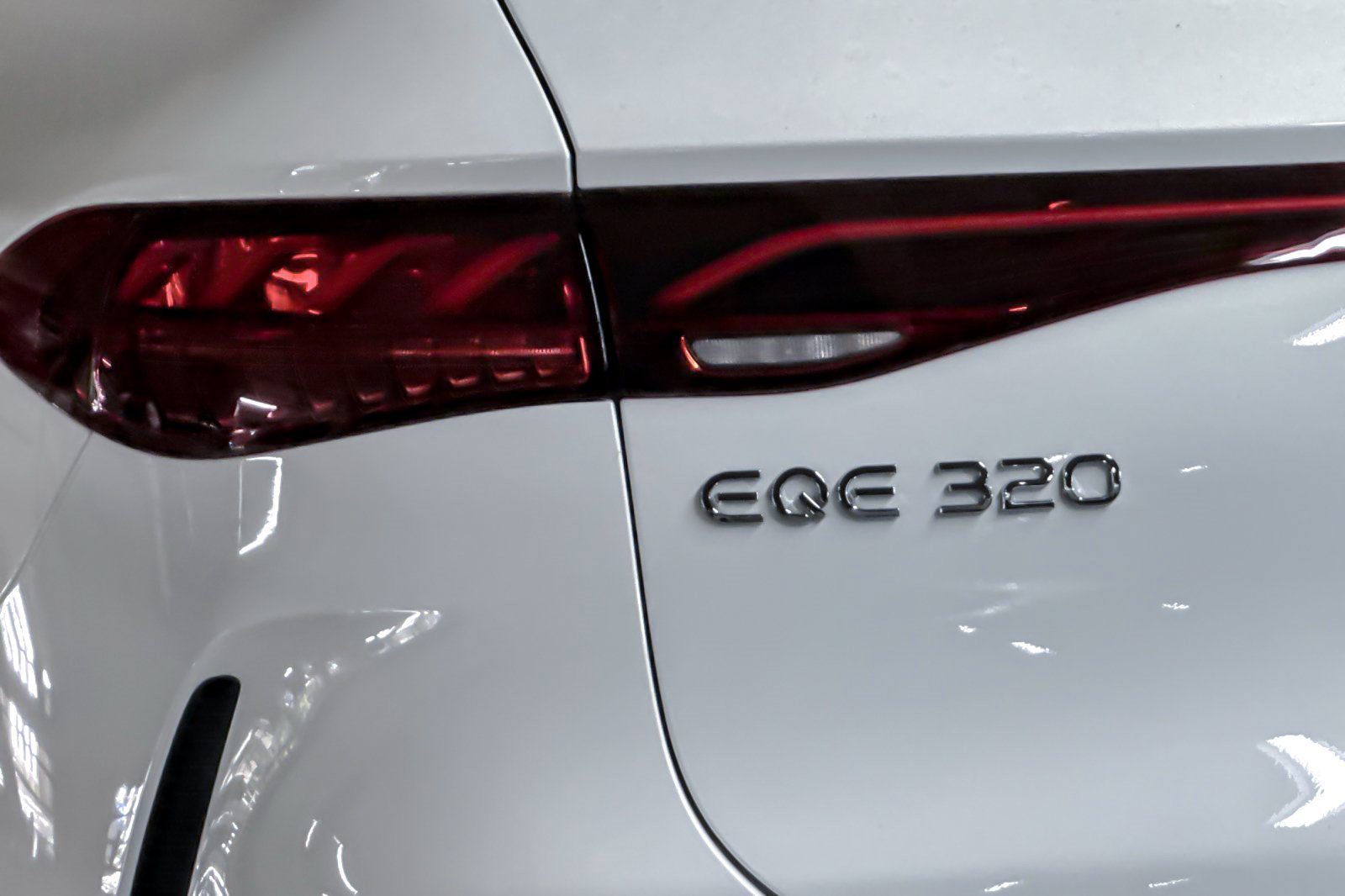 New 2027 Mercedes-Benz EQE 320 4MATIC SUV image 25
