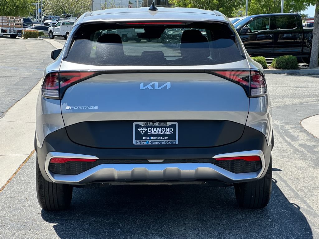 Used 2025 Kia Sportage LX FWD image 6