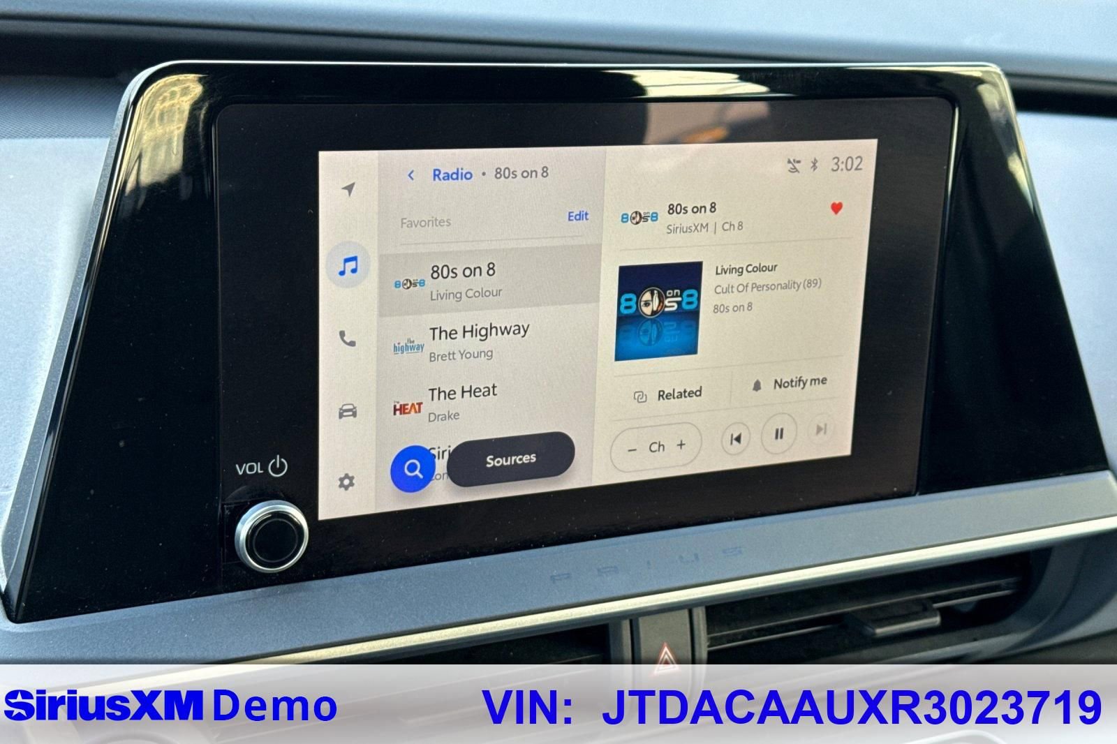 Used 2024 Toyota Prius LE image 30