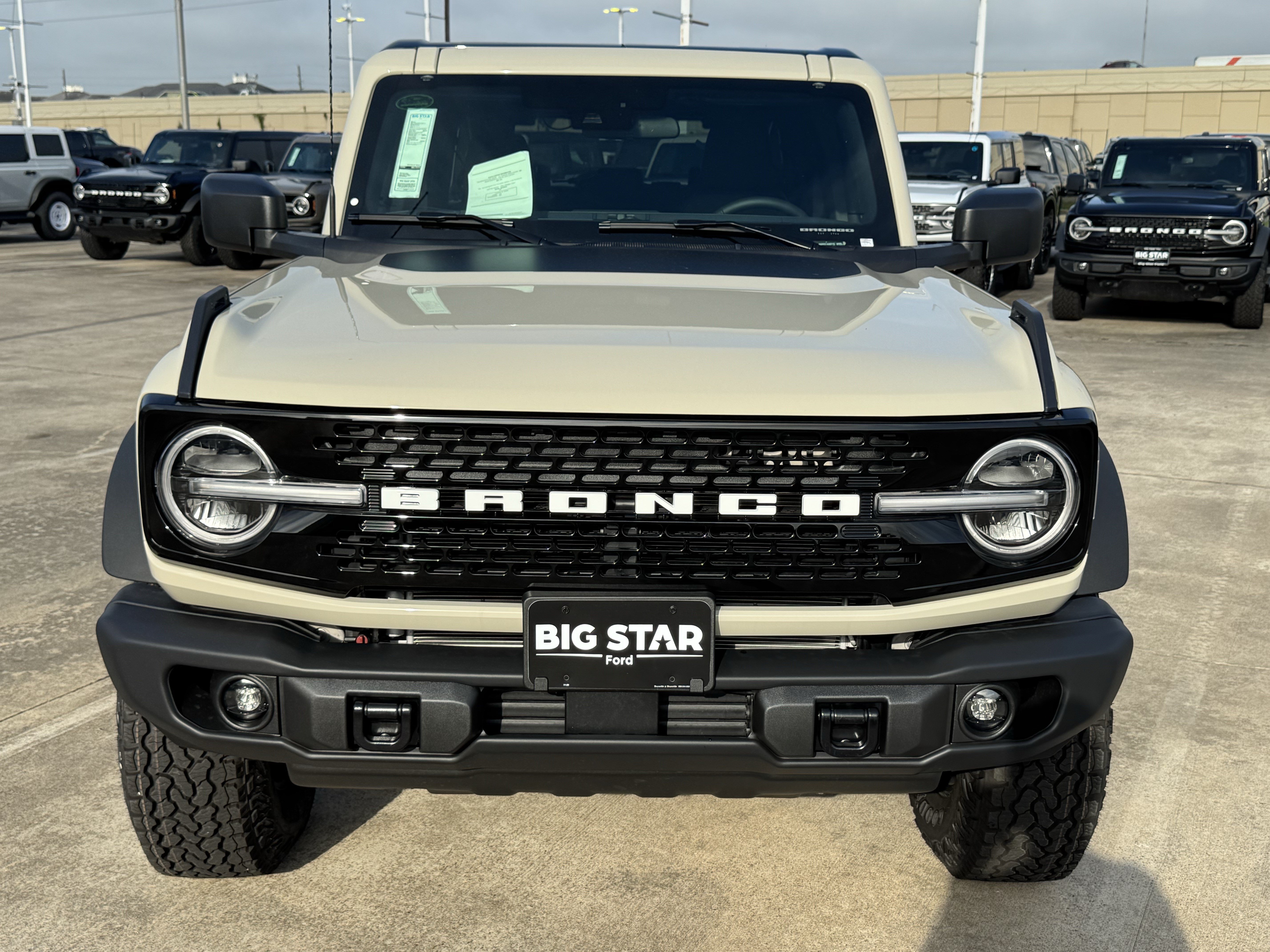 New 2026 Ford Bronco Badlands AWD/4WD image 3