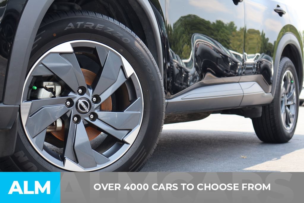 Used 2024 Nissan Rogue SV FWD image 2