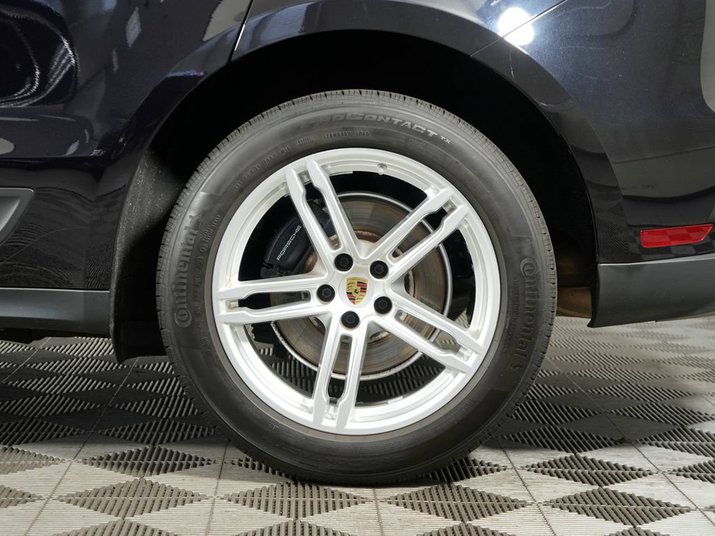 Certified 2024 Porsche Macan w/ Premium Plus Package AWD/4WD image 14