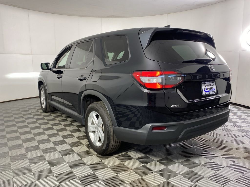 Used 2023 Honda Pilot LX image 9