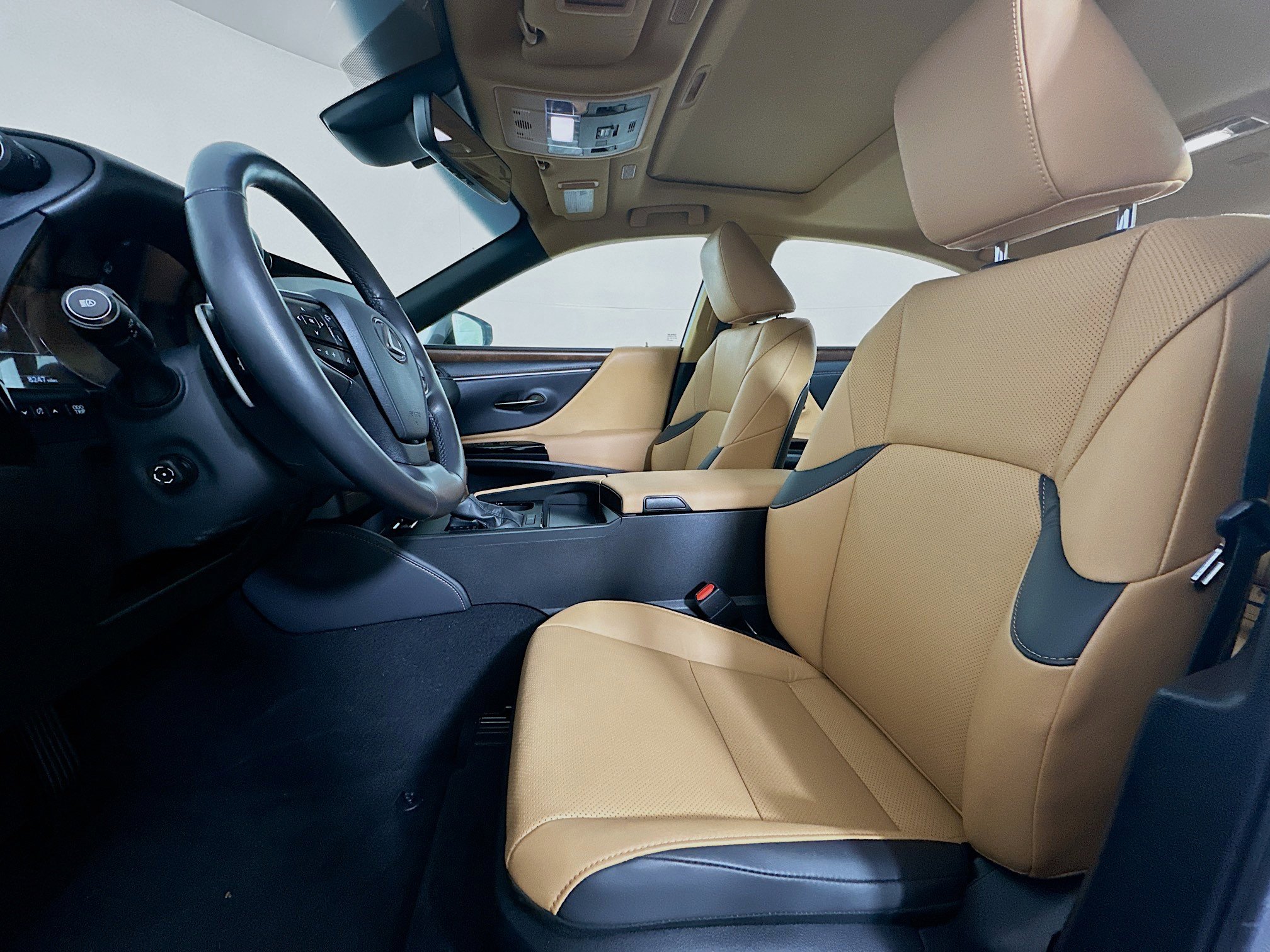 Used 2025 Lexus ES 350 w/ Premium Package image 13