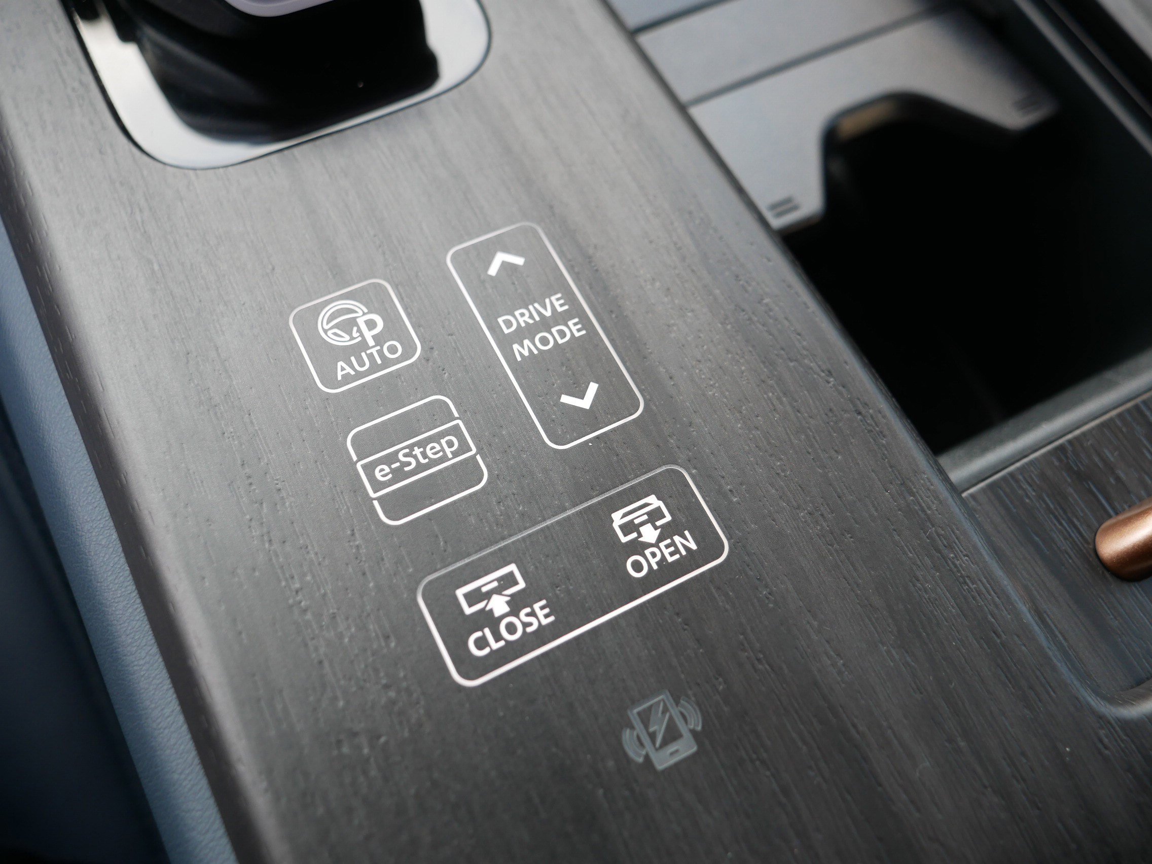 Certified 2024 Nissan Ariya AWD image 31