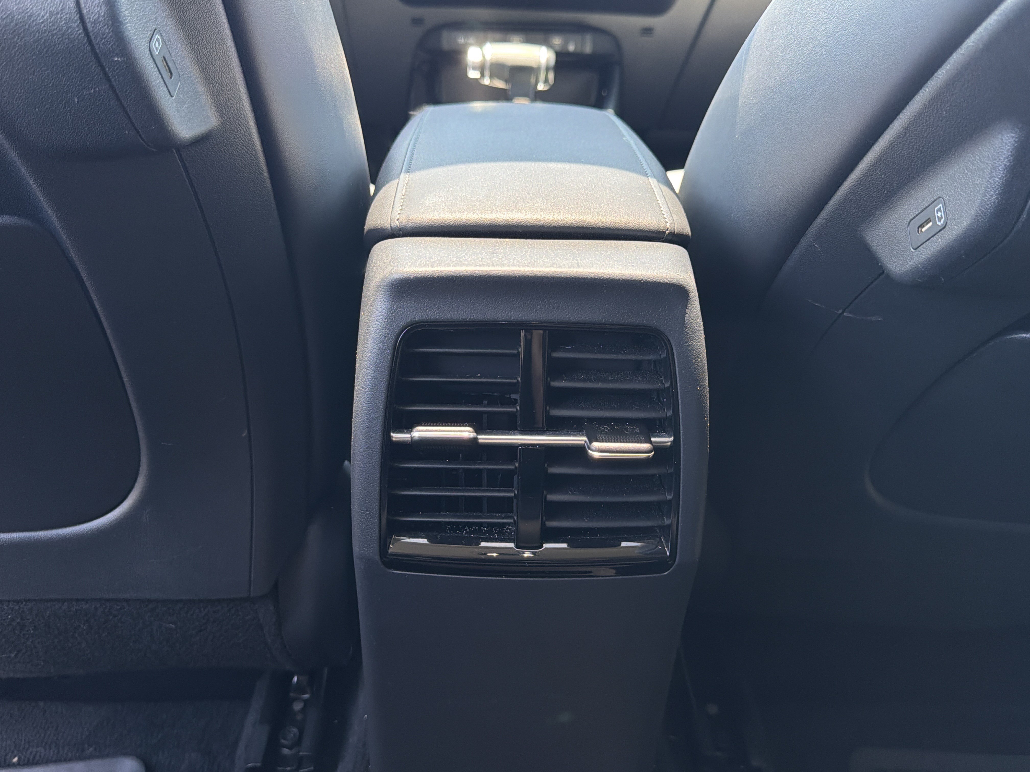 Used 2023 Kia Niro SX Touring FWD image 43