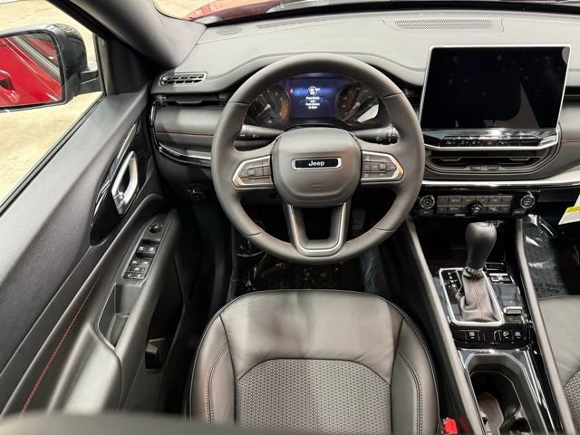 New 2026 Jeep Compass Trailhawk w/ Trailer Tow Group image 13