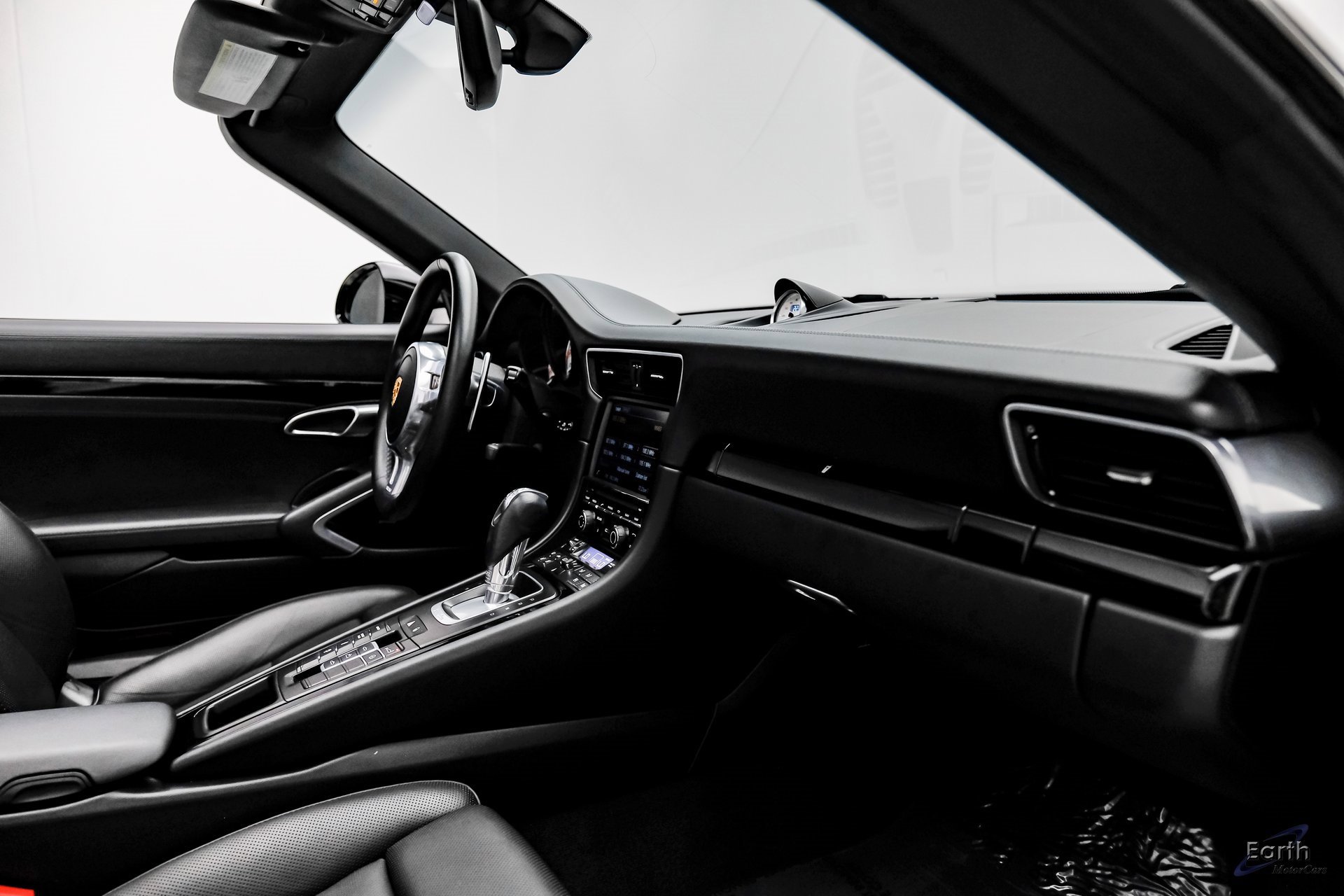 Used 2015 Porsche 911 Turbo image 52