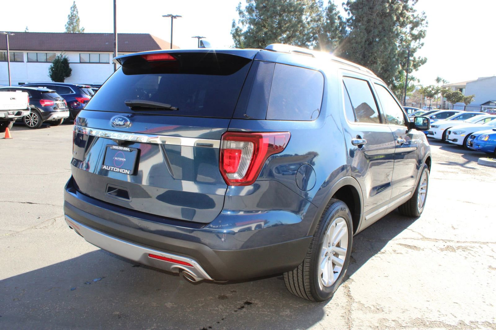Used 2017 Ford Explorer XLT w/ Equipment Group 201A image 14