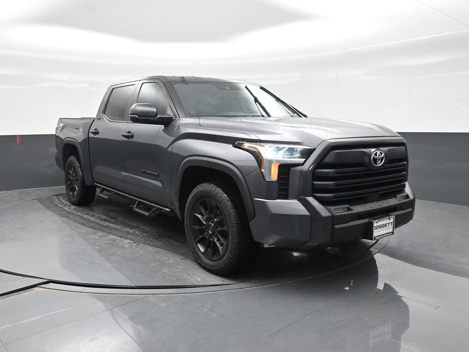 Used 2024 Toyota Tundra SR5 AWD/4WD image 17