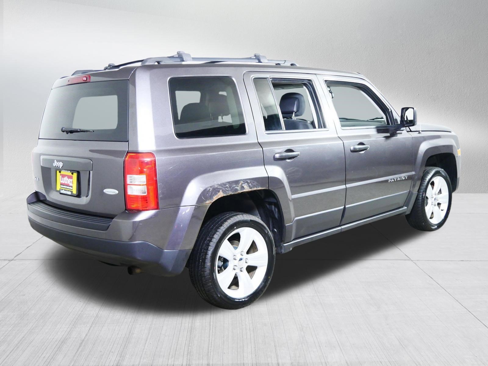 Used 2016 Jeep Patriot Latitude AWD/4WD image 7