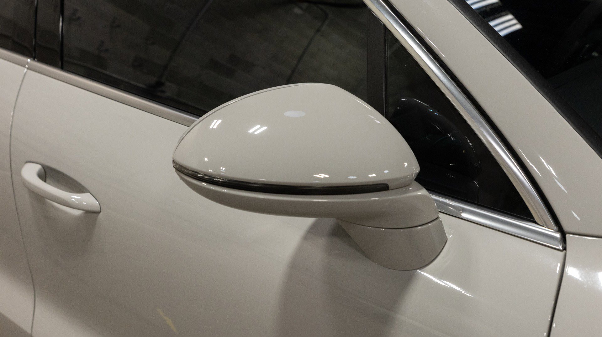 Used 2021 Porsche Cayenne Turbo S image 3