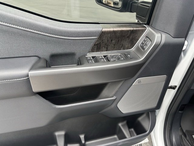 Used 2026 Ford F250 Lariat w/ FX4 Off-Road Package image 3