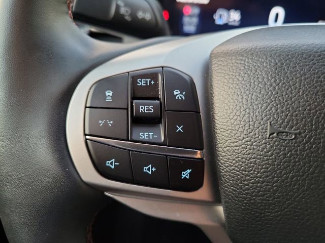 Used 2025 Ford Explorer Active w/ Active Comfort Package image 5