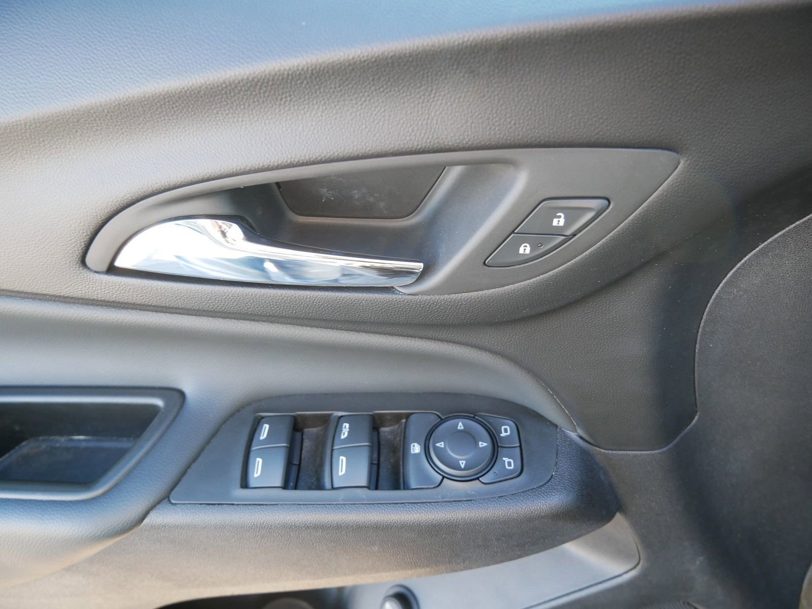 Used 2024 Chevrolet Equinox LT image 16
