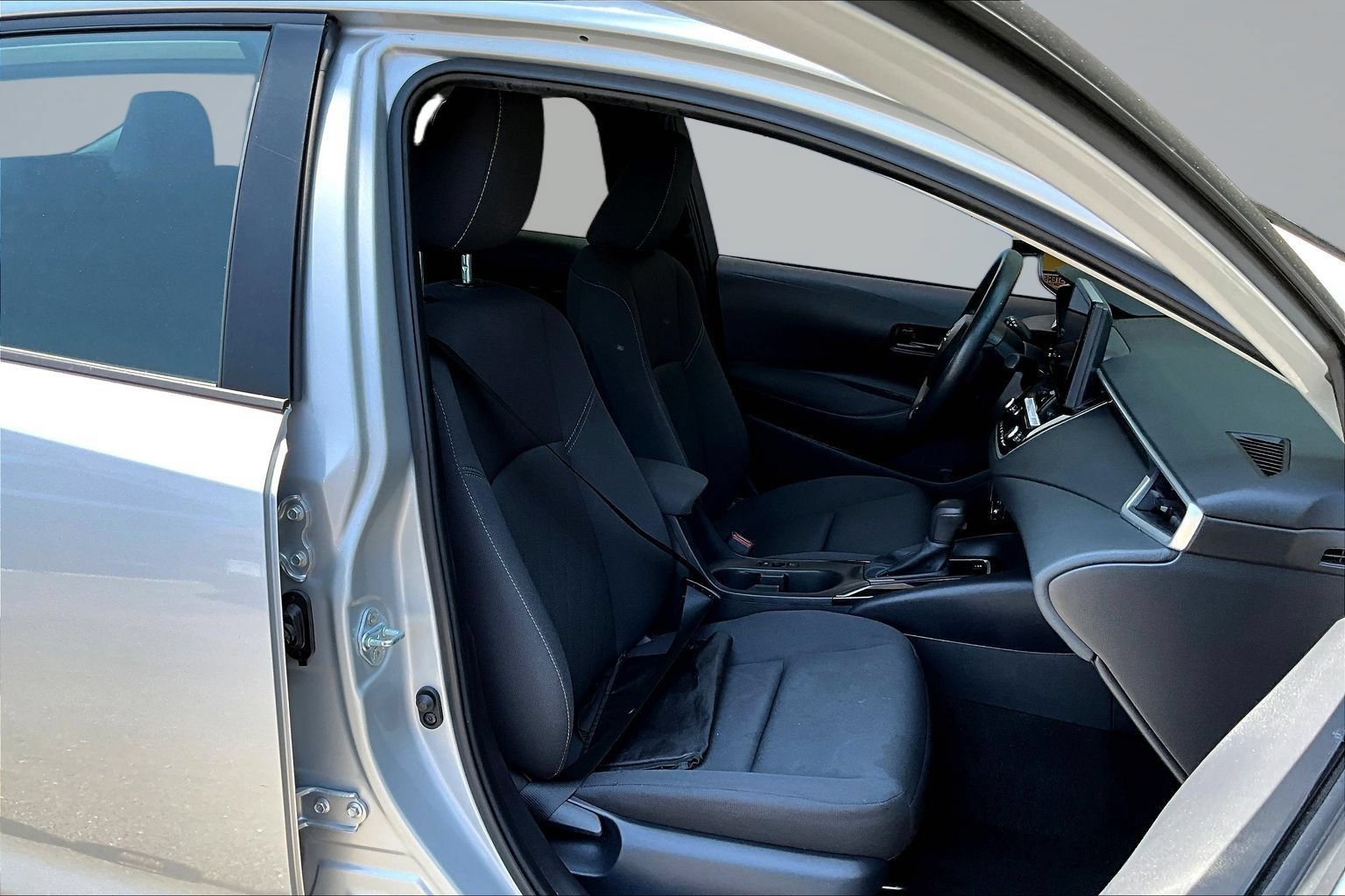 Used 2024 Toyota Corolla LE FWD image 28