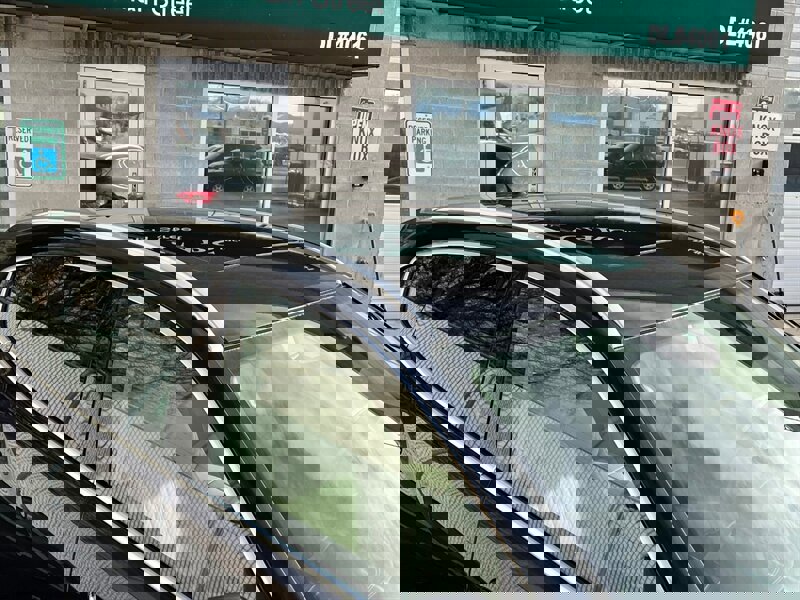 Used 2017 Maserati Levante w/ Luxury Package image 10