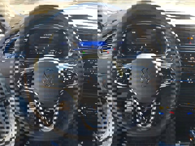 Certified 2024 Volkswagen Tiguan SE R-Line image 20