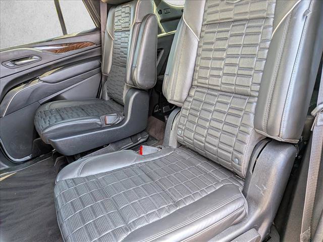 Used 2023 Cadillac Escalade Premium Luxury Platinum AWD/4WD image 15