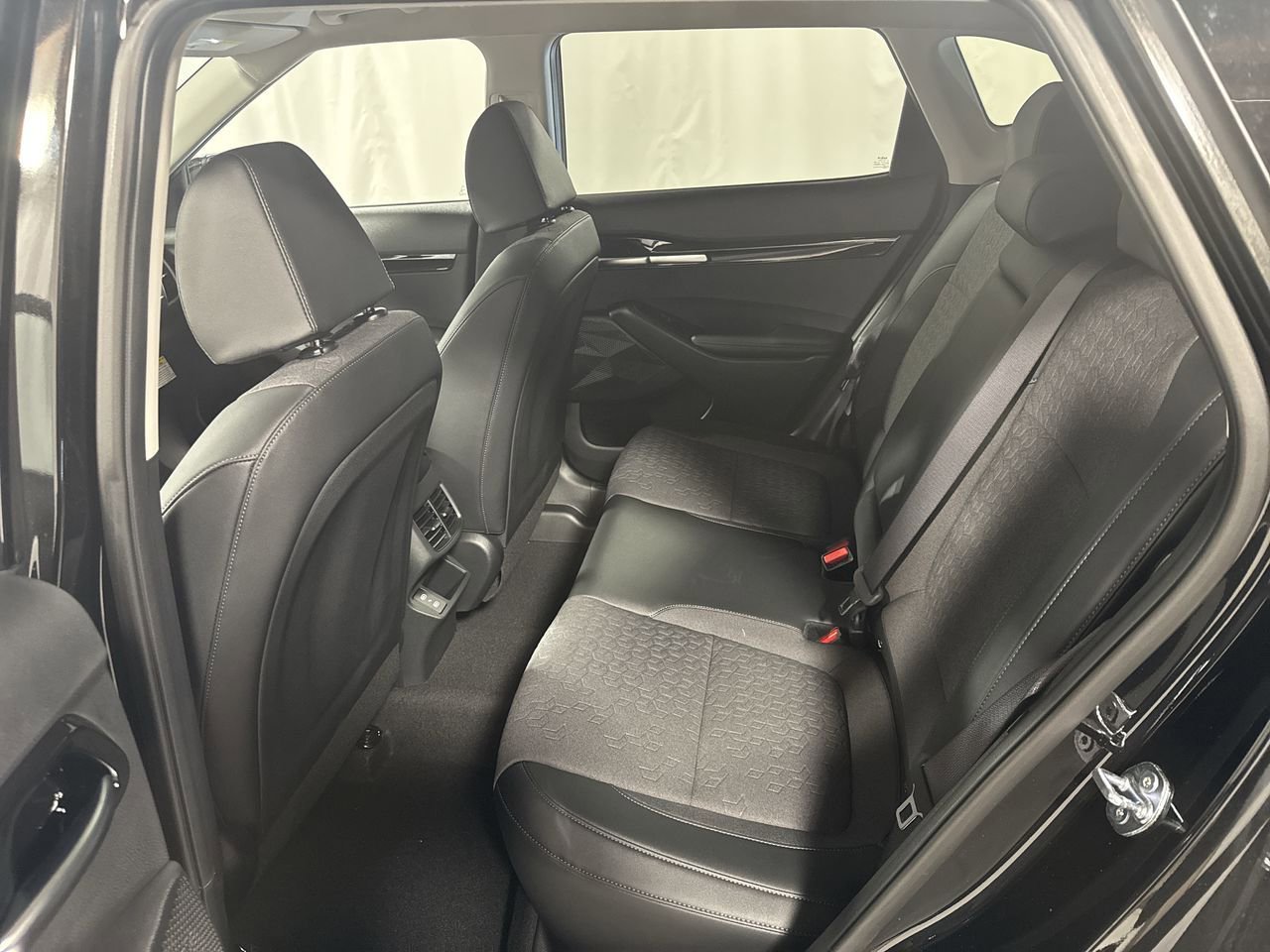 Certified 2025 Kia Seltos S AWD/4WD image 5