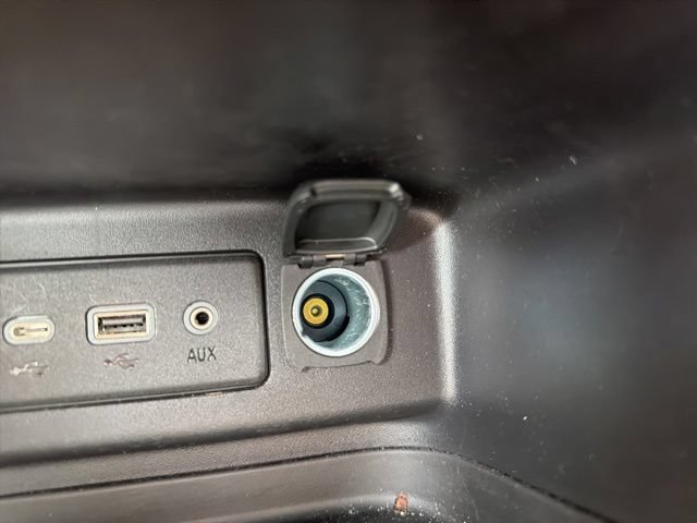 Used 2021 Chevrolet Equinox LT FWD image 27