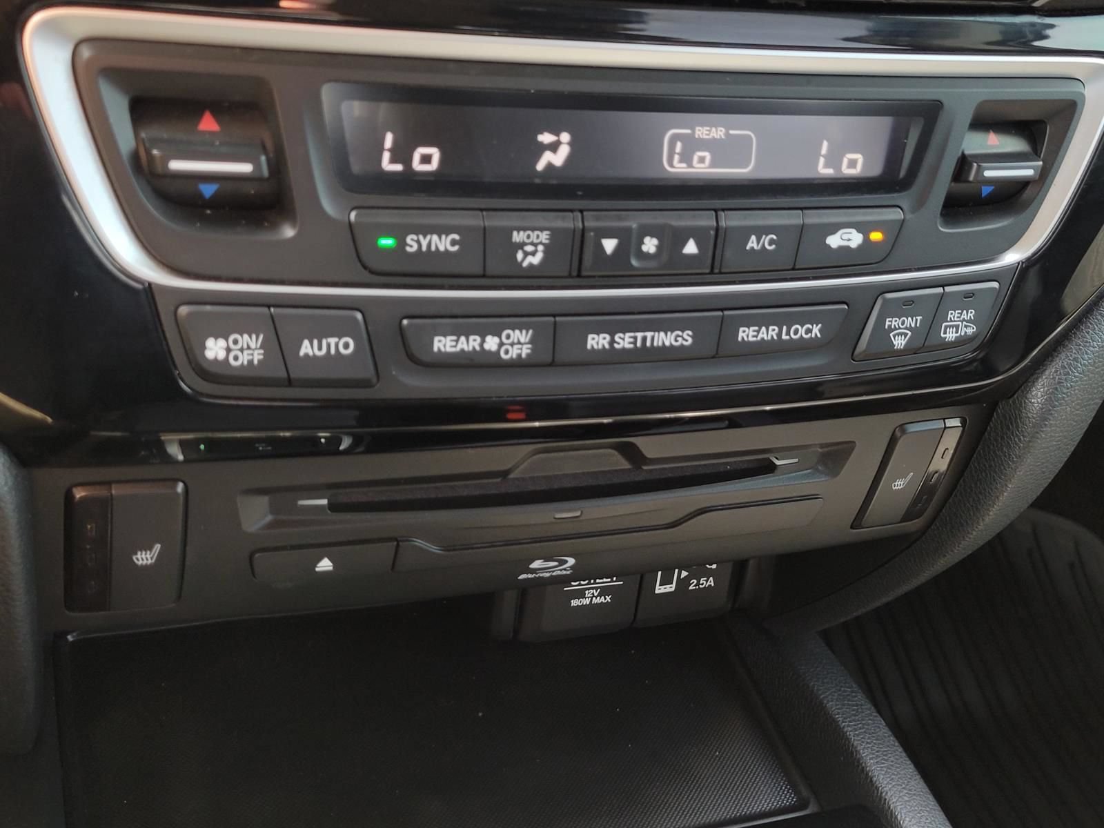 Used 2022 Honda Pilot Touring image 27