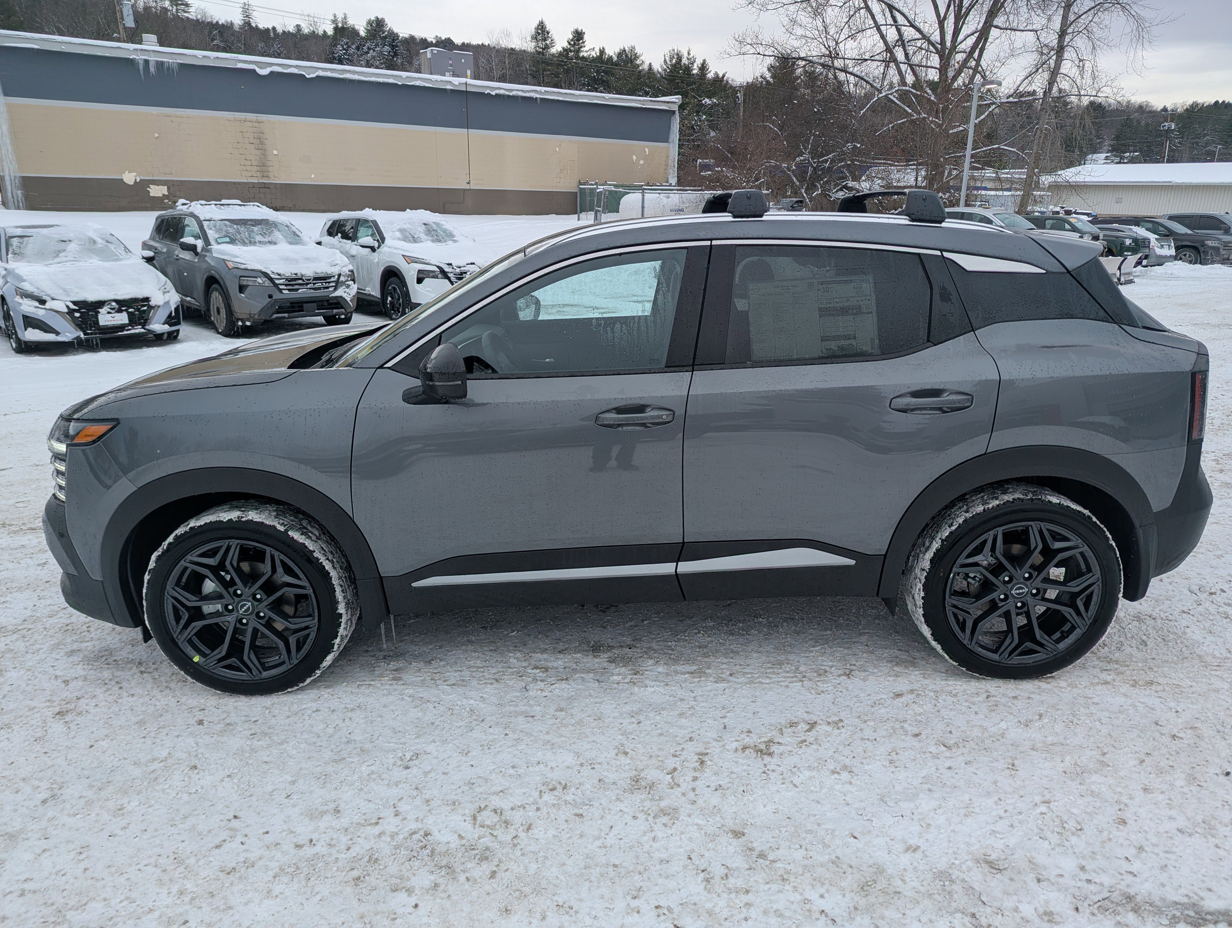 New 2026 Nissan Kicks SR w/ Cold Weather Package image 4