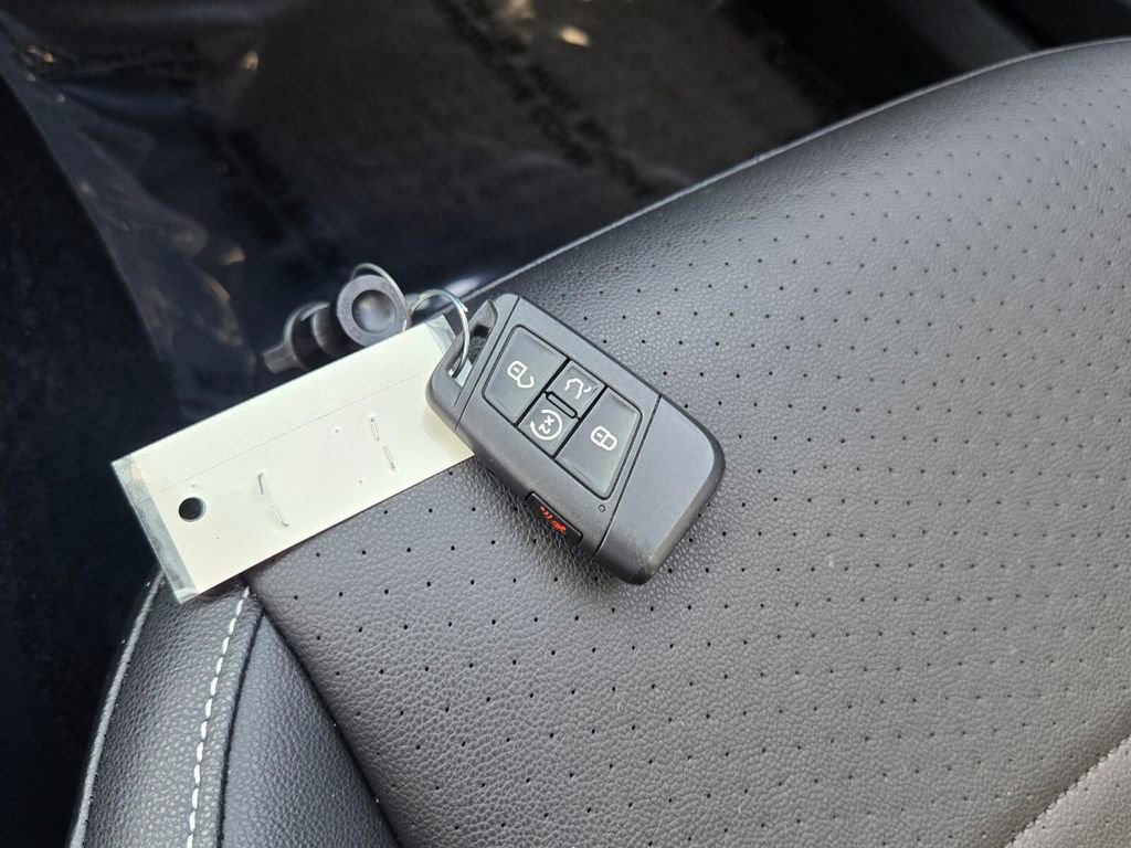 Used 2023 Volkswagen Jetta SE image 19