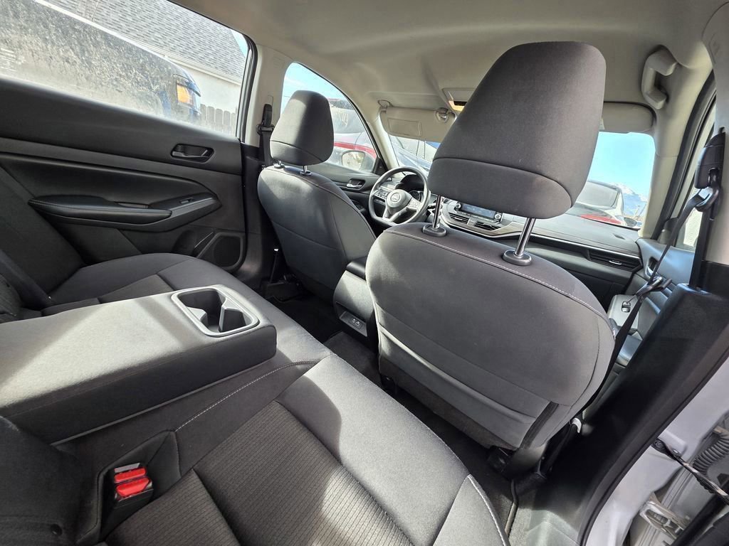 Used 2024 Nissan Altima 2.5 SV image 6