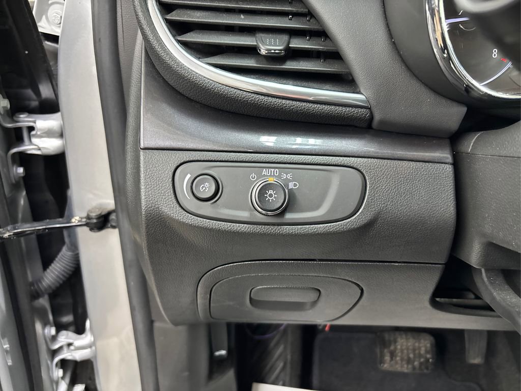 Used 2022 Buick Encore Preferred w/ Safety Package image 24