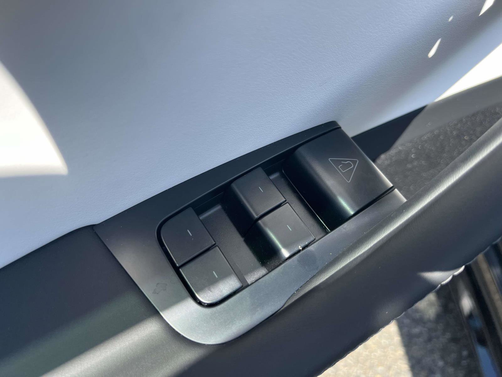 Used 2026 Tesla Model Y 2WD image 18