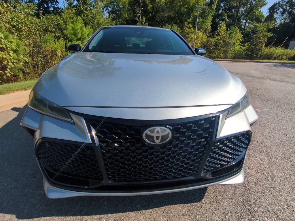 Used 2020 Toyota Avalon Touring FWD image 2