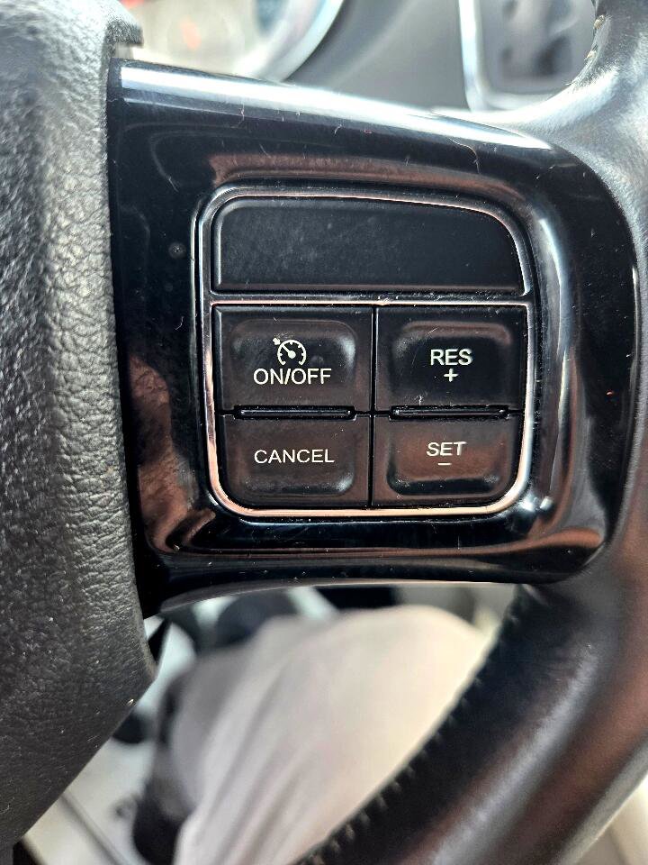 Used 2019 Dodge Grand Caravan SXT image 17