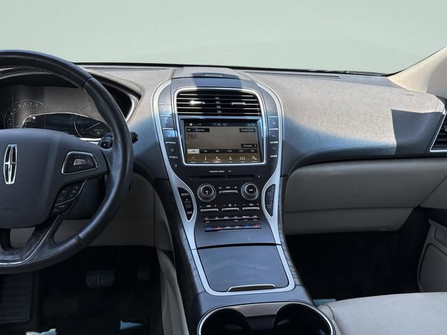 Used 2016 Lincoln MKX Reserve w/ Equipment Group 102A AWD/4WD image 29