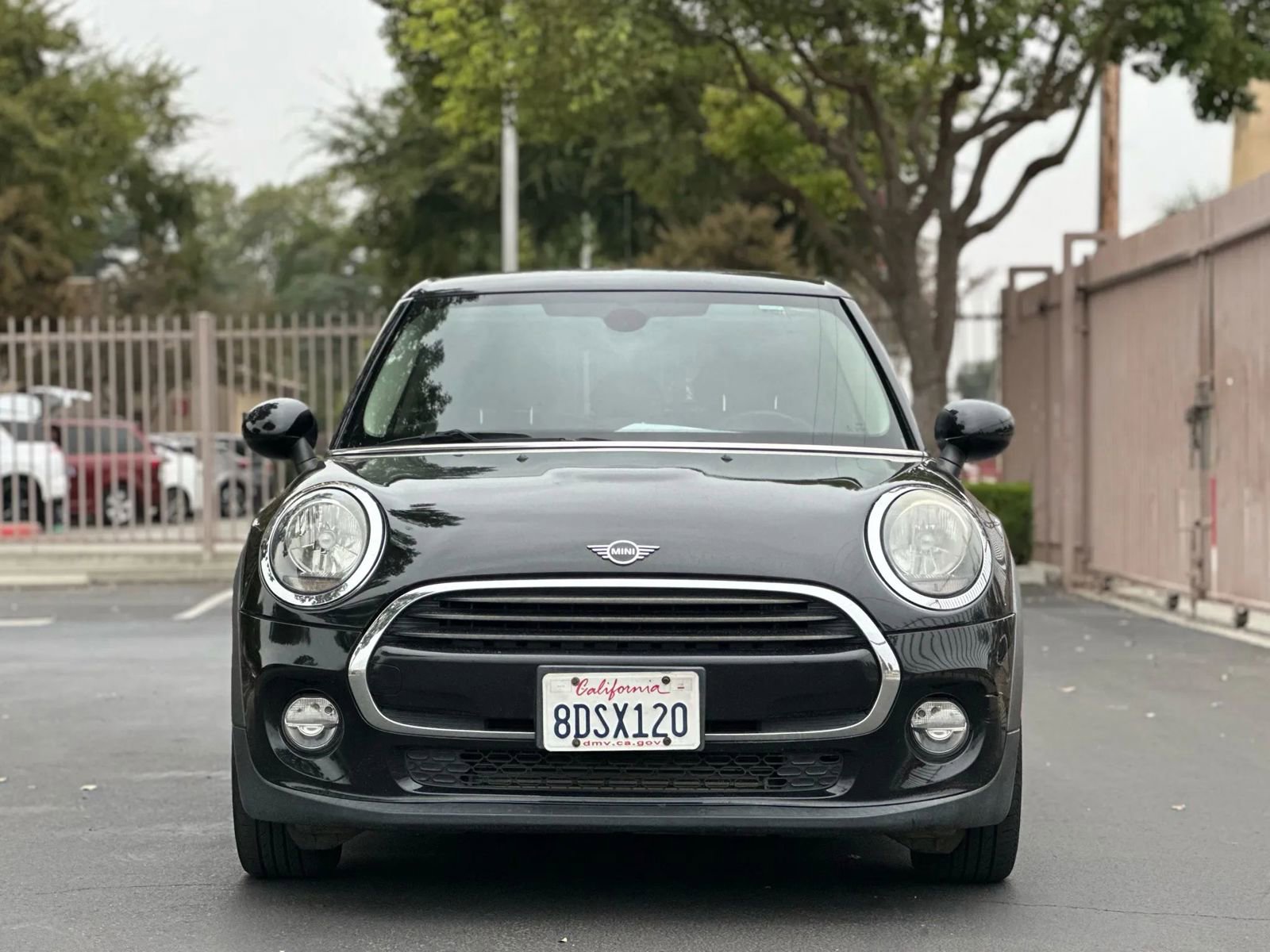 Used 2019 MINI Cooper 4-Door Hardtop w/ Signature Upholstery Package image 4