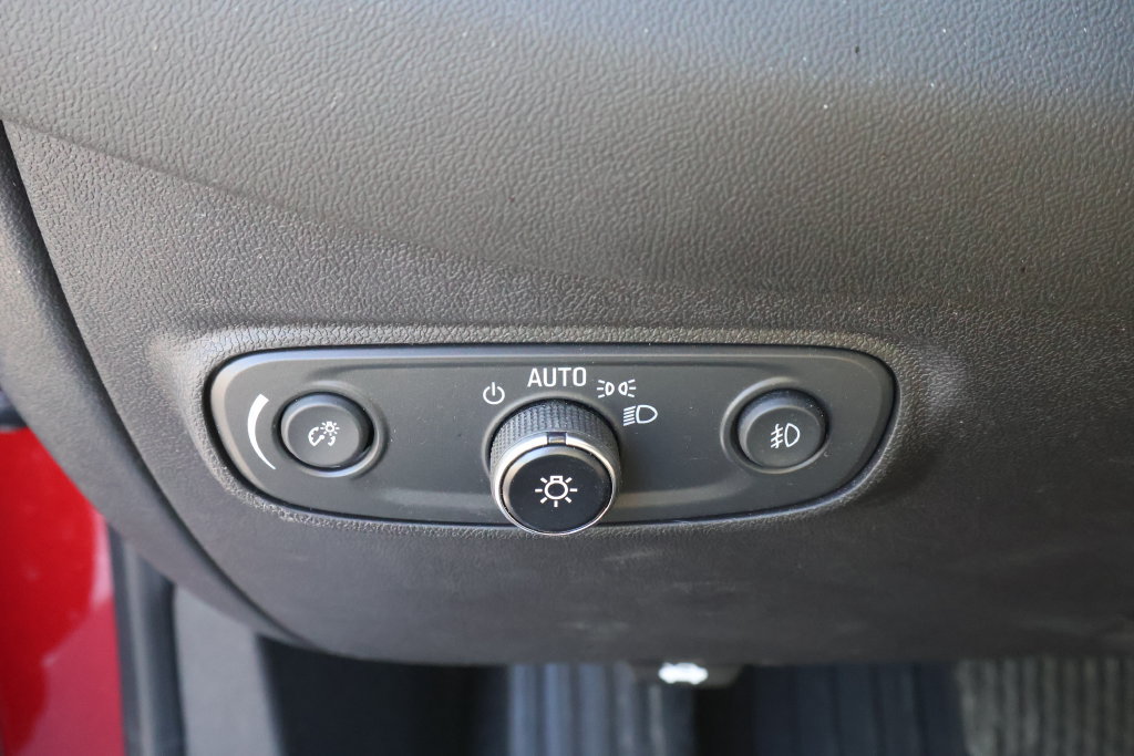 Used 2022 Chevrolet Equinox Premier AWD/4WD image 17