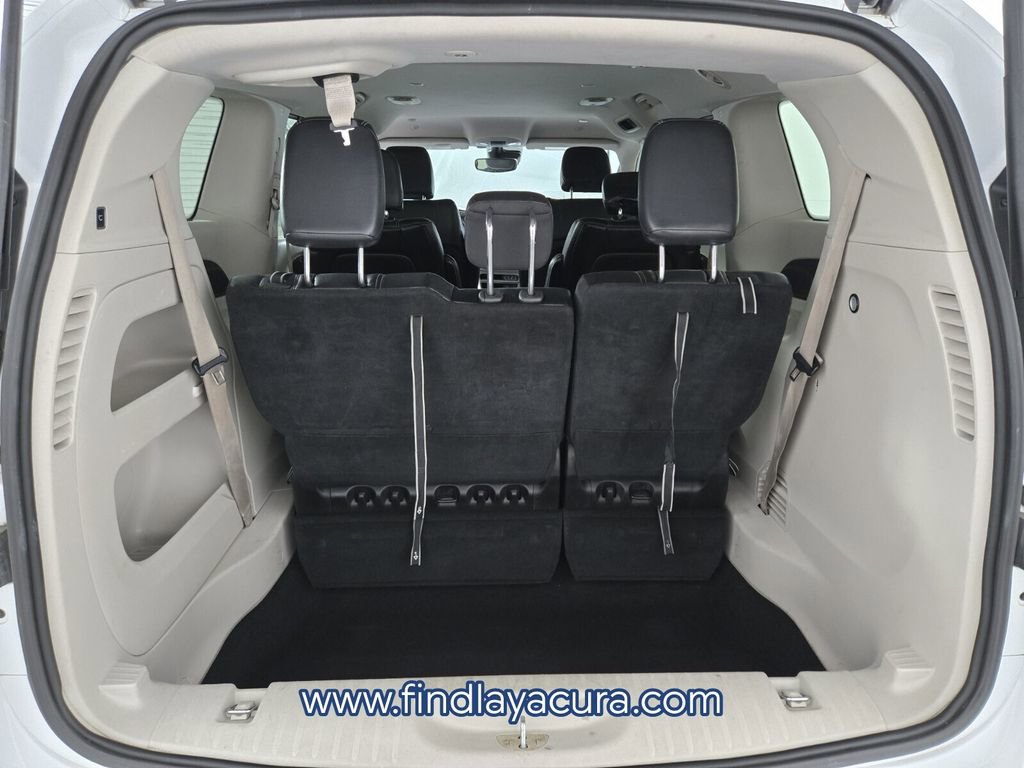 Used 2022 Chrysler Pacifica Touring-L image 15