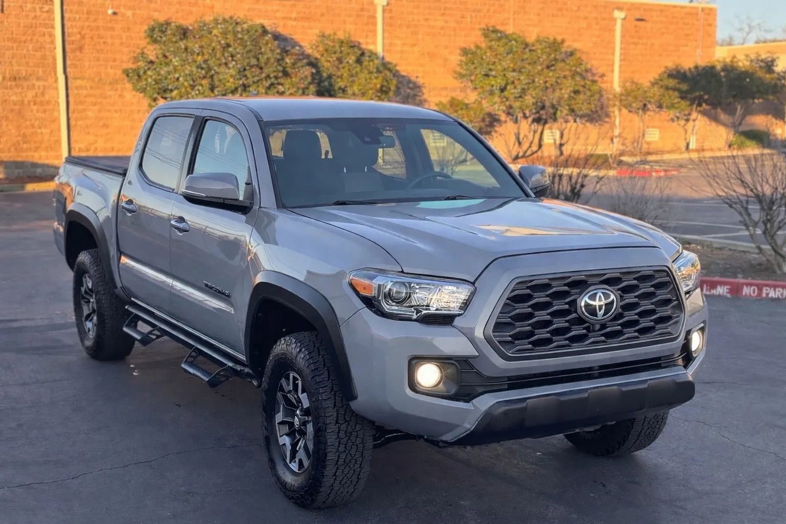 Used 2020 Toyota Tacoma TRD Off-Road image 8