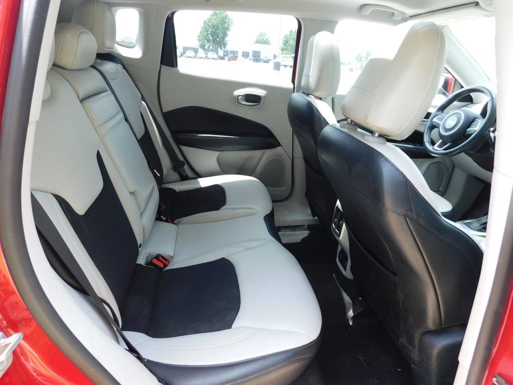 Used 2018 Jeep Compass Latitude w/ Popular Equipment Group FWD image 5