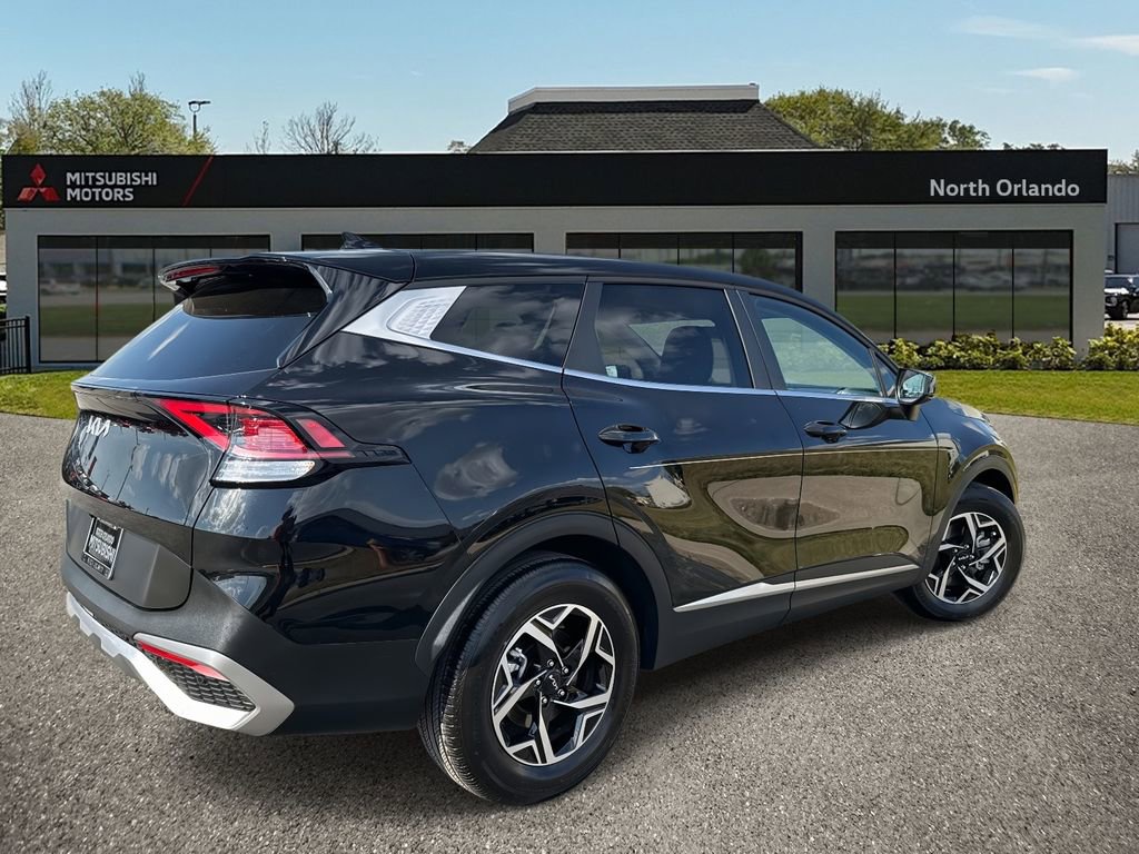 Used 2025 Kia Sportage LX image 5