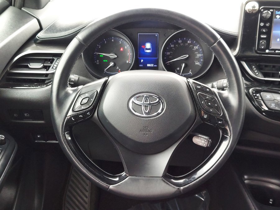 Used 2018 Toyota C-HR image 12