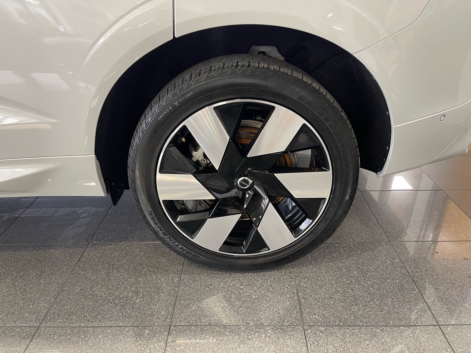 Used 2023 Volvo XC60 T8 Ultimate AWD/4WD image 21