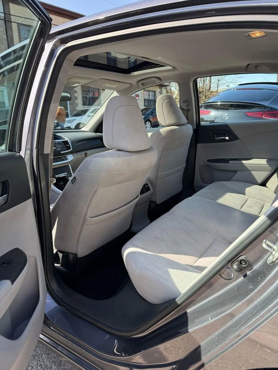 Used 2015 Honda Accord EX image 8