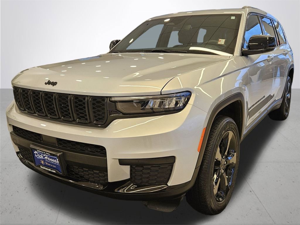 Used 2023 Jeep Grand Cherokee L Laredo image 2